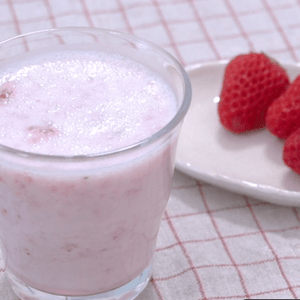 Amazake Strawberry Milk
